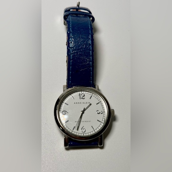 Anne Klein Silver Tone MOP Dial Watch blue needs new battery’s - Picture 3 of 14